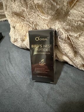 O'Cheal Bird's Nest Peptide Liquid Foundation - Brown Packaging Ivory Color